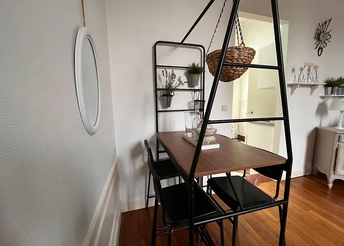 Bed & Bulles-jaccuzzi-parking דירה