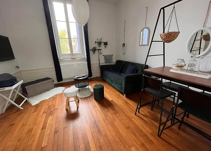 Bed & Bulles-jaccuzzi-parking דירה